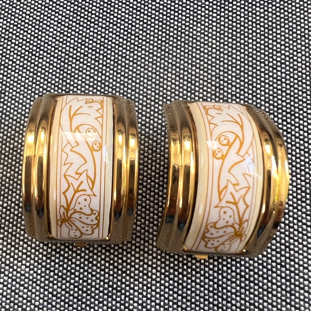 Hermes crescent enamel clip on earrings. Preowned. Authentic!